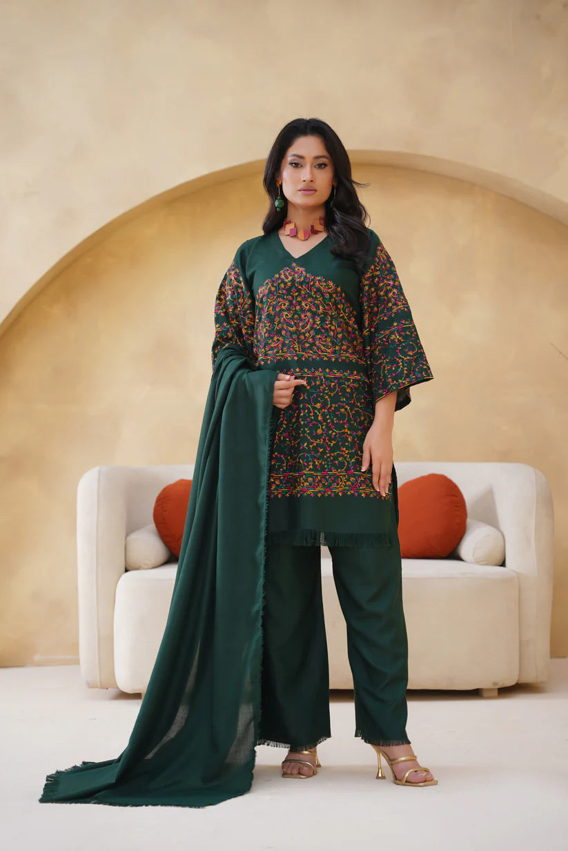 Gulaal Premium 3PC – Elegant Lawn Ready-to-Wear Suit 🌸