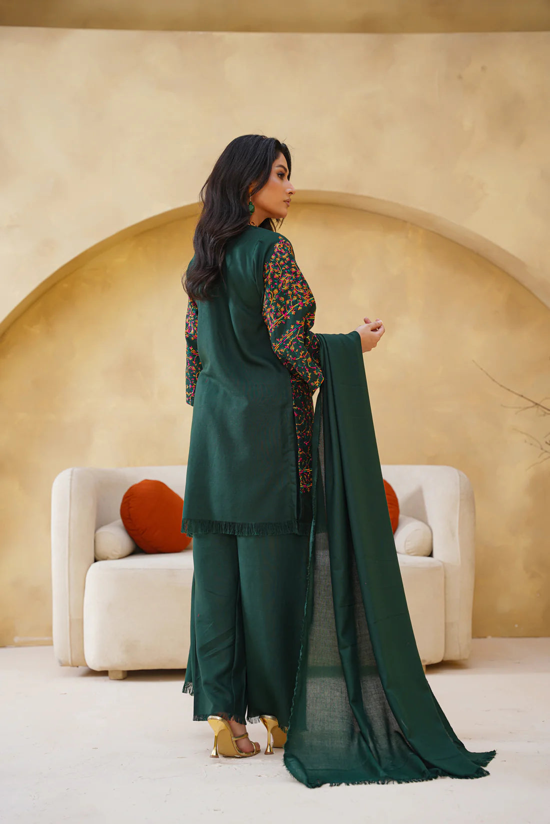 Gulaal Premium 3PC – Elegant Lawn Ready-to-Wear Suit 🌸