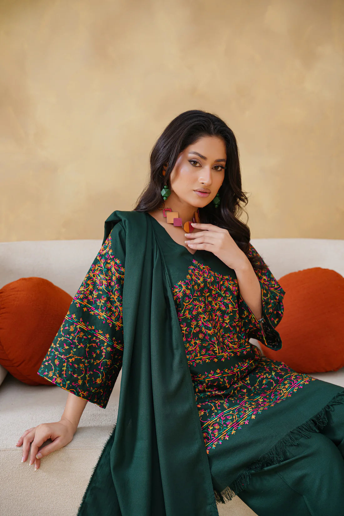 Gulaal Premium 3PC – Elegant Lawn Ready-to-Wear Suit 🌸