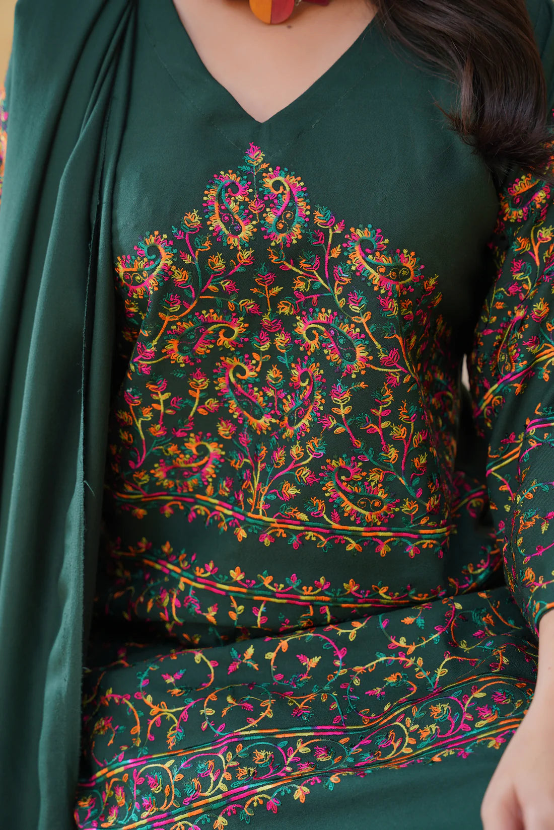 Gulaal Premium 3PC – Elegant Lawn Ready-to-Wear Suit 🌸