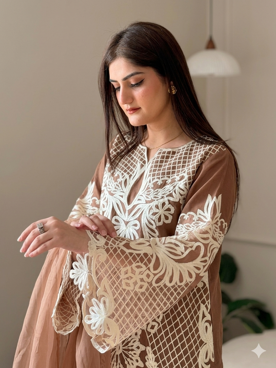 Rimsha 3PC Suit – Elegant & Effortlessly Graceful ✨