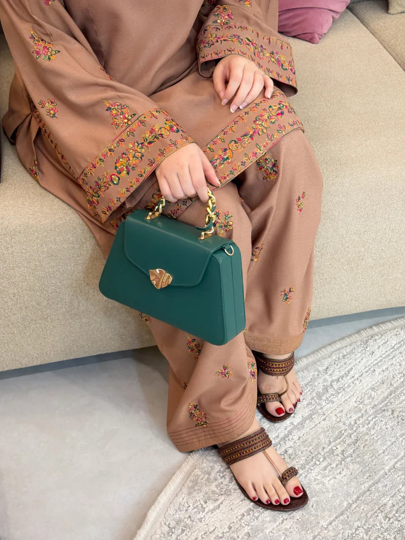 Hooriya 2PC Suit – Simple, Graceful & Easy to Wear ✨