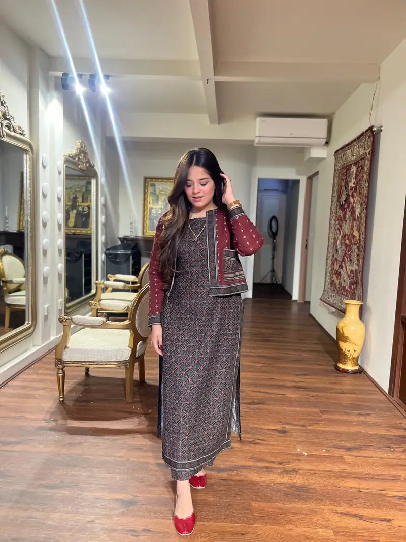 Mehrunisa 3PC Suit – Classic Elegance with a Graceful Touch ✨