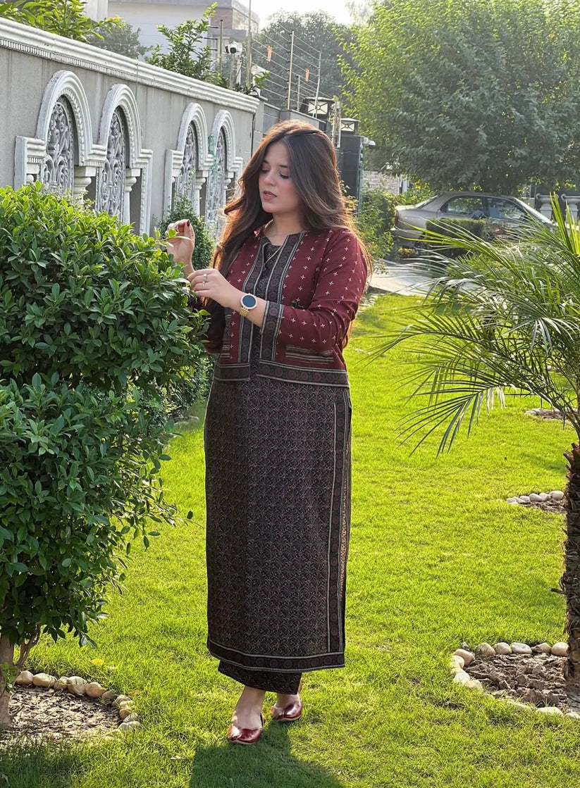 Mehrunisa 3PC Suit – Classic Elegance with a Graceful Touch ✨
