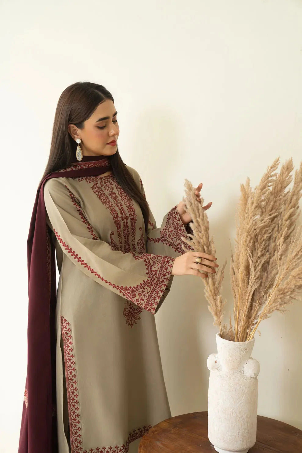 Saba Premium 3PC – Elegant Lawn Ready-to-Wear Suit ✨