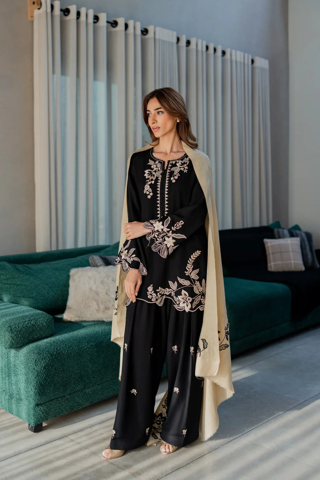 Shifa Premium 3PC – Elegant Lawn Ready-to-Wear Suit ✨