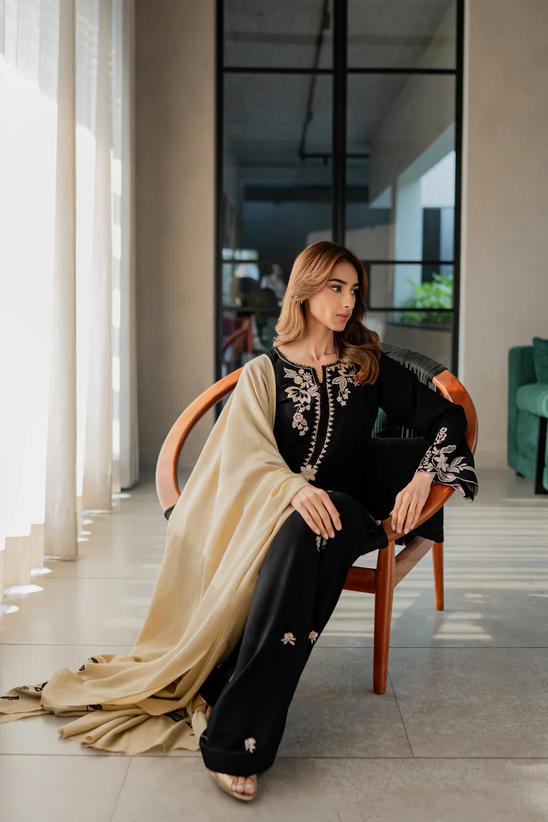 Shifa Premium 3PC – Elegant Lawn Ready-to-Wear Suit ✨