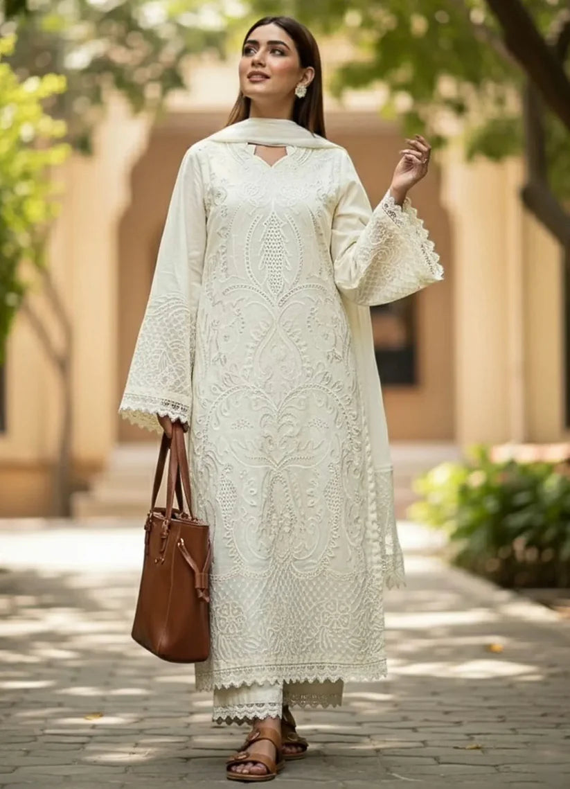 Shanzay 3PC Suit – Classic Embroidered Elegance ✨