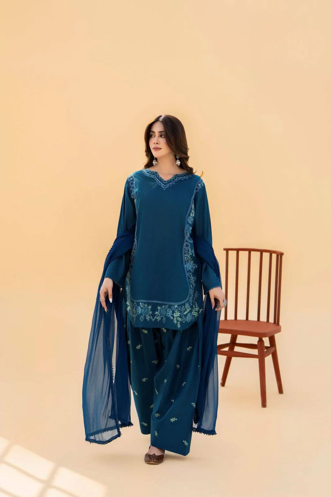 Samra Premium 3PC – Elegant Lawn Ready-to-Wear Suit ✨